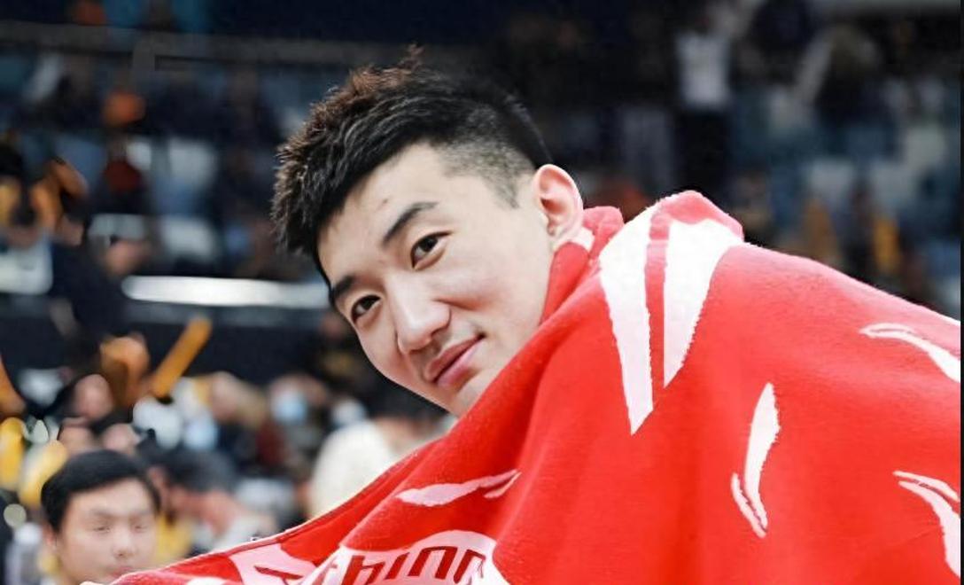 尼克斯鏖战广东队，孙铭徽高光表现