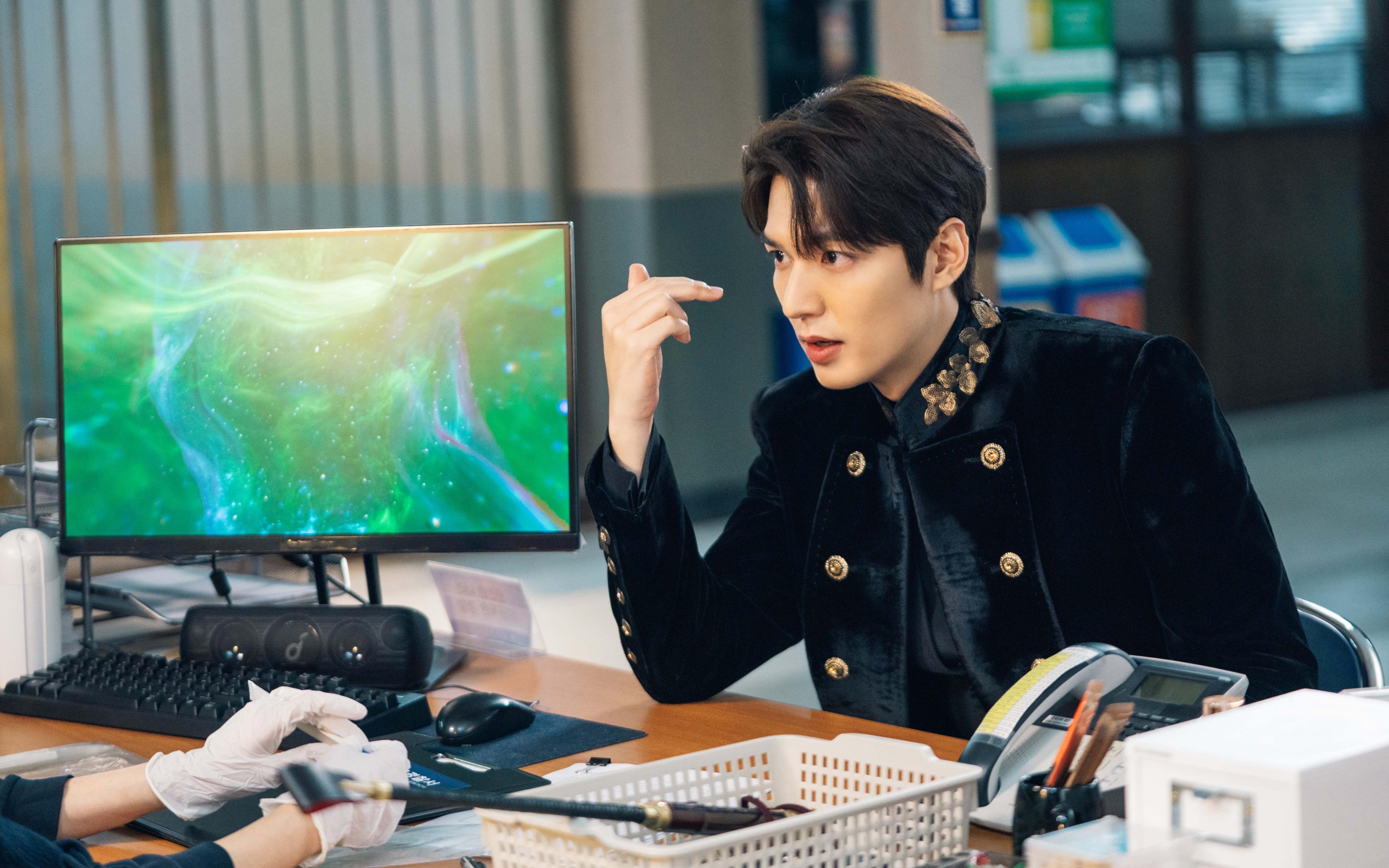 新王降临？爱德华兹攻防两端缴械字母哥，魔术青春风暴掀翻雄鹿铁骑